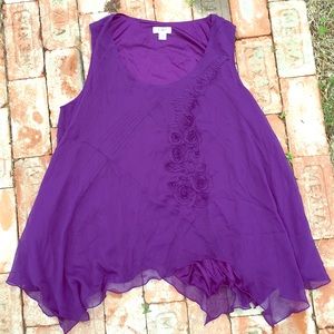 Very pretty asymmetrical sleeveless top